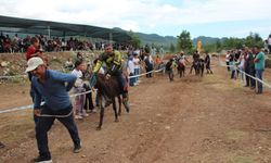 Motokros Yarışçısı Eşekle Sonuncu Oldu