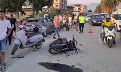 Otomobile Ok Gibi Saplanan Motosikletteki 1 Kişi Öldü, 1 Kişi Yaralandı