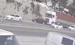 Tır Sürücüsü Otomobili Göz Göre Göre Sürükledi