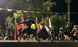 Gürcü Dans Topluluğunun Gösterisi İzleyenleri Hayran Bıraktı