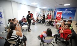 Sosyal Girişimcilik Merkezine Ziyaret: Protezler Teslim Edildi