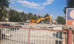 Kahramanmaraş’ta Yıkım Çalışmaları Devam Ediyor
