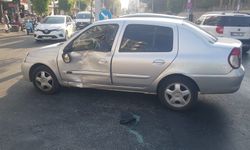Kırmızı Işık İhlali Yaptı Otomobille Çarpıştı: 1 Yaralı