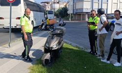 Trafik Levhasına Çarpan Sürücü Yaralandı