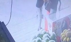 Marulu Beğenmeyen Müşteri, Marketin Küçük Çalışanını Darp Etti