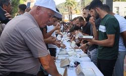 Ödülü Alabilmek İçin 3 Dakikada 1 Kilo 100 Gram Lokum Yemeyi Başardı