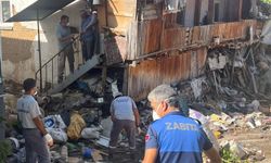 Yaşlı Çiftin Evinden 20 Kamyon Çöp Çıktı