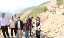 Adana’da 5 Kişinin Öldüğü Yol İçin Nöbet Tutan Ailelere Muhtarlardan Destek
