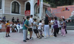 Geleneksel şenlikte binlerce çocuk buluştu