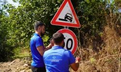 Kırsalda ulaşım levhaları yenileniyor