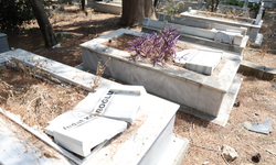 Mezar Taşları Tahrip Edildi