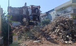 Arka Sokaktaki Yıkım Mahalleliyi Panikletti