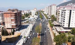 Kahramanmaraş’ta Burası Gündüz Bulvar, Gece Yarış Pisti