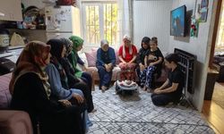 AK Parti’den Dünya Emzirme Haftası’nda Anlamlı Ziyaret