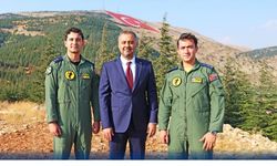 Kahramanmaraş’ta Dev Türk Bayrağına Özel Uçuş Gösterisi