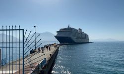 Hollanda Bandıralı 2 Bin 110 Yolcu 784 Mürettebatlı Kruvaziyer Gemisi Alanya'ya Ulaştı