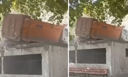 Kahramanmaraş’ta Hafriyat Kamyonu Tek Katlı Eve Düştü