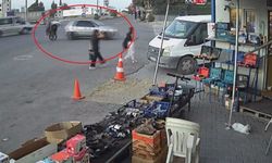 Motosikletin Otomobile Saplandığı Anlar Kamerada