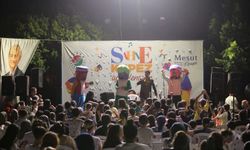 Sanat Sokakta, Eğlence Mahallelerde