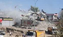 Kahramanmaraş’ta Yıkım Çalışmaları Sürüyor