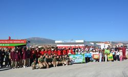 300 Öğrenci 300 Fidanı Toprakla Buluşturdu