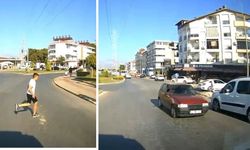 Ambulans şoförü dikkatiyle iki kazayı önledi