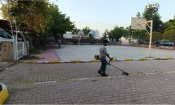 Belediye Ekiplerinden Okullarda Yoğun Temizlik ve İlaçlama Çalışması