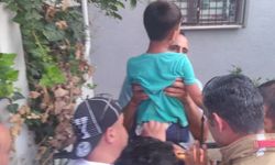 Demir Korkuluklara Sıkışan Çocuk Ekiplerce Kurtarıldı