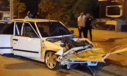 Direksiyon hakimiyetini kaybeden sürücü zincirleme kazaya yol açtı