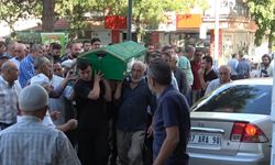 Direksiyon Hakimiyetini Kaybetti, Güvenlik Görevlisine Çarptı