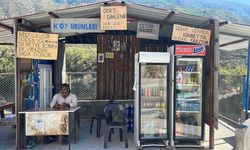 Esnafın “dert dinleme” tabelası vatandaşların yüzünü güldürdü