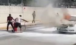 Hareket Halindeki Araç Alev Aldı