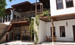 Kahramanmaraş’ta Deligönüller Konağı, Ahşap ve Taş İşçiliğiyle Dikkat Çekiyor