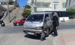 Kamyonet ve Motosikletin Çarpıştığı Kazada 1 Yaralı