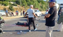 Kamyonete Çarpan Motosiklet Sürücüsü Kurtarılamadı