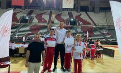 Kick Boks Takımı Zafer Kupası’ndan 6 Madalya ile Döndü