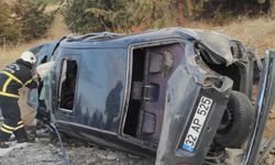 Kontrolden Çıkan Otomobil Durağa Girdi, Facia Kıl Payı Atlatıldı