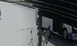Minibüs Kapısı Açık Hareket Edince Öğrenci Düştü