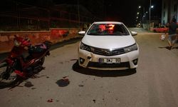 Motosiklet ile Otomobil Çarpıştı: 2 Genç Yaralı