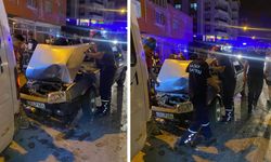 Pikap ile Otomobil Çarpıştı: 4 Yaralı