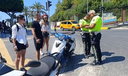 Turistlerin Kullandığı Kiralık Motosiklet Kaza Yaptı