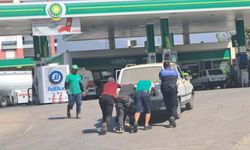 Yolda Kalan Araç Polis ve Vatandaşların İş Birliğiyle Kurtarıldı