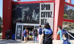 Çocuklara Yüzme Eğitimi ve Güvenlik Dersi Verildi