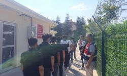 Göçmen Kaçakçılığına Yönelik Operasyonda 81 Kişi Yakalandı