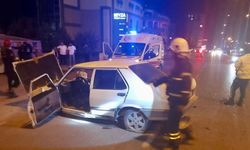 Kahramanmaraş  Freni Tutmayan Araç Refüje Çarptı