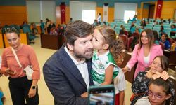 Kız Çocukları Meclis Koltuğuna Oturdu