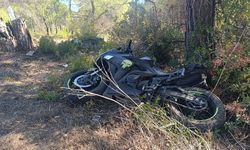 Kontrolden Çıkan Motosiklet Ağaca Çarptı, 2 Kişi Yaralandı