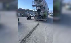 Seyir Halindeki Beton Mikseri Yola Beton Döktü