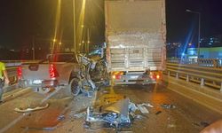 Seyir Halindeki Pikap Kamyona Çarptı: 1 Yaralı