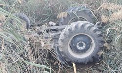 Traktör kazasında sürücü feci şekilde yaşamını yitirdi